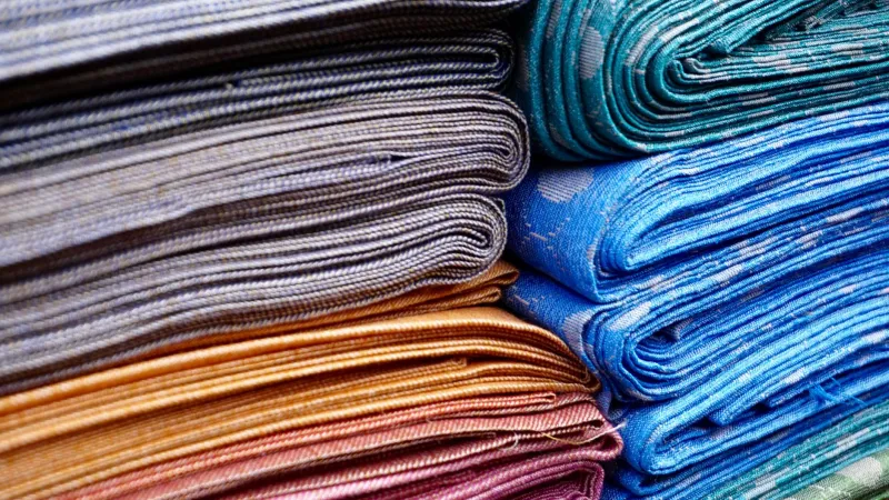 Invisible Threads: How Every Laundry Cycle Sends Thousands of Plastic Fibers Into the Ocean